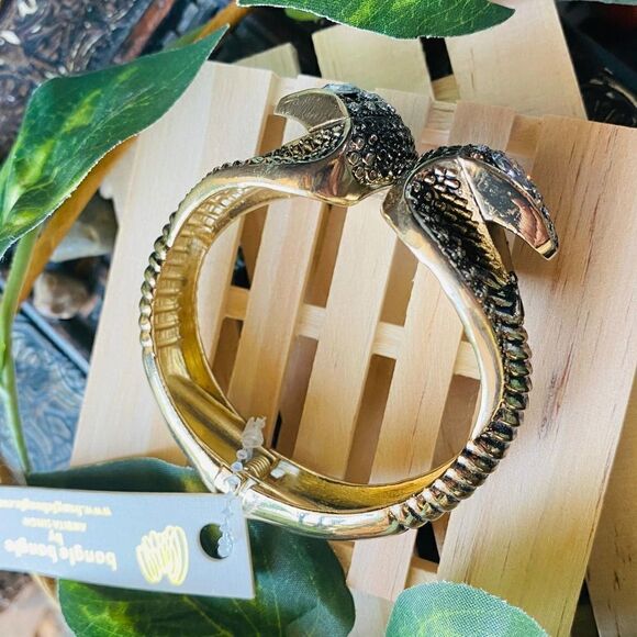 Cobra Crystal Antique Gold Cuff Bracelet Amrita Singh - Picture 4 of 7